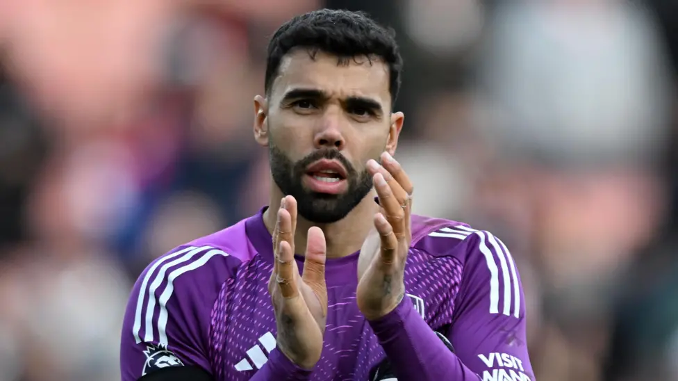 Arsenal menghadiahi kiper Raya dengan kesepakatan yang lebih baik