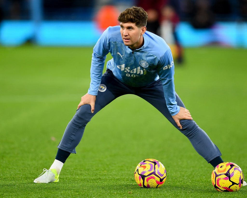 Manchester City tunda keputusan soal masa depan John Stones karena masalah kebugaran