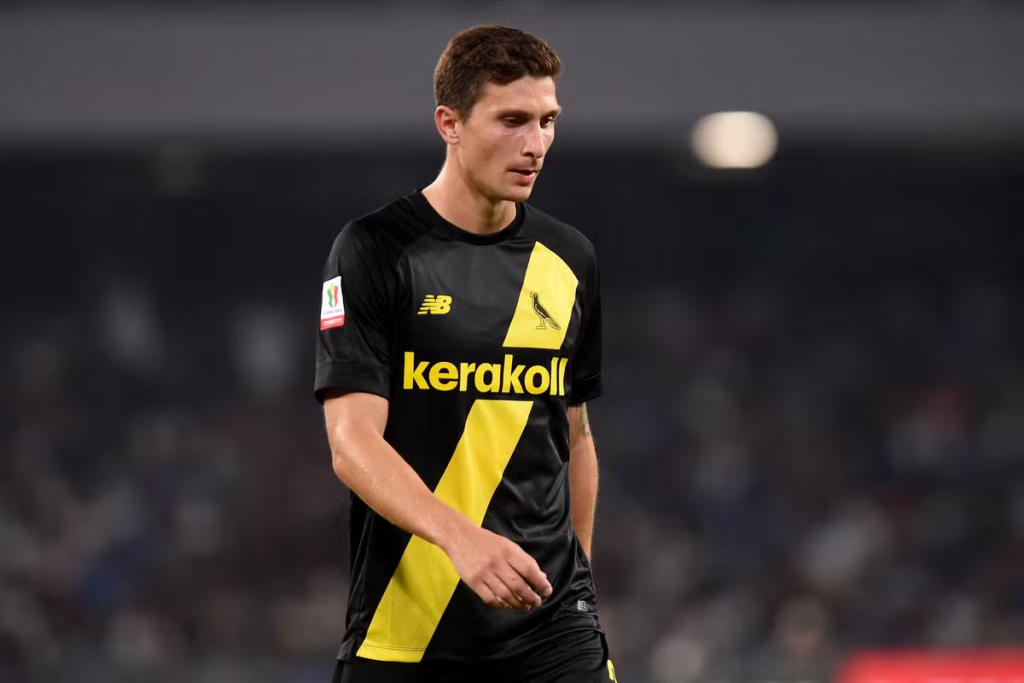 Bek Italia Mattia Caldara mengumumkan pensiun dari sepak bola pada usia 31